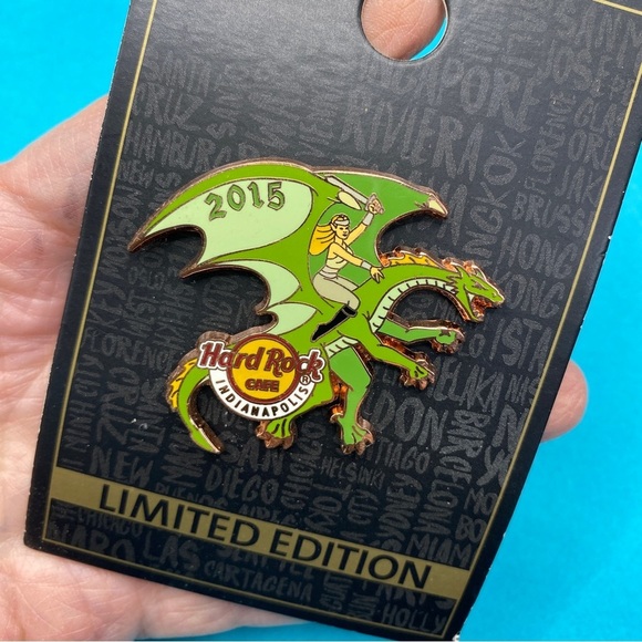 Hard Rock Cafe 2015 Indianapolis Lady Elf onGreen  Dragon 2015 Pin New on Card - Picture 5 of 8